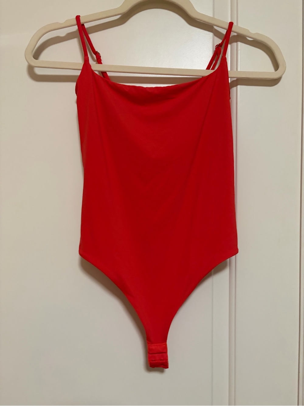 💄💋♥️ Skims Sister ‘Classic Red’ Slim-Fit Strappy Bodysuit ♥️💋💄